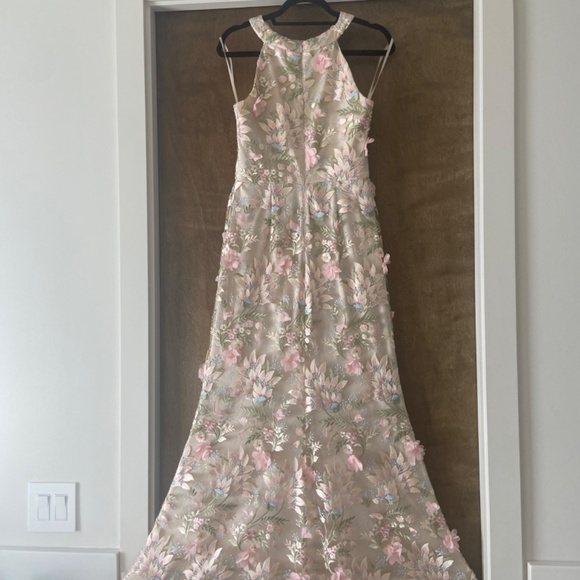 Eliza J Long Gown Embroidered with flower - Picture 2 of 9